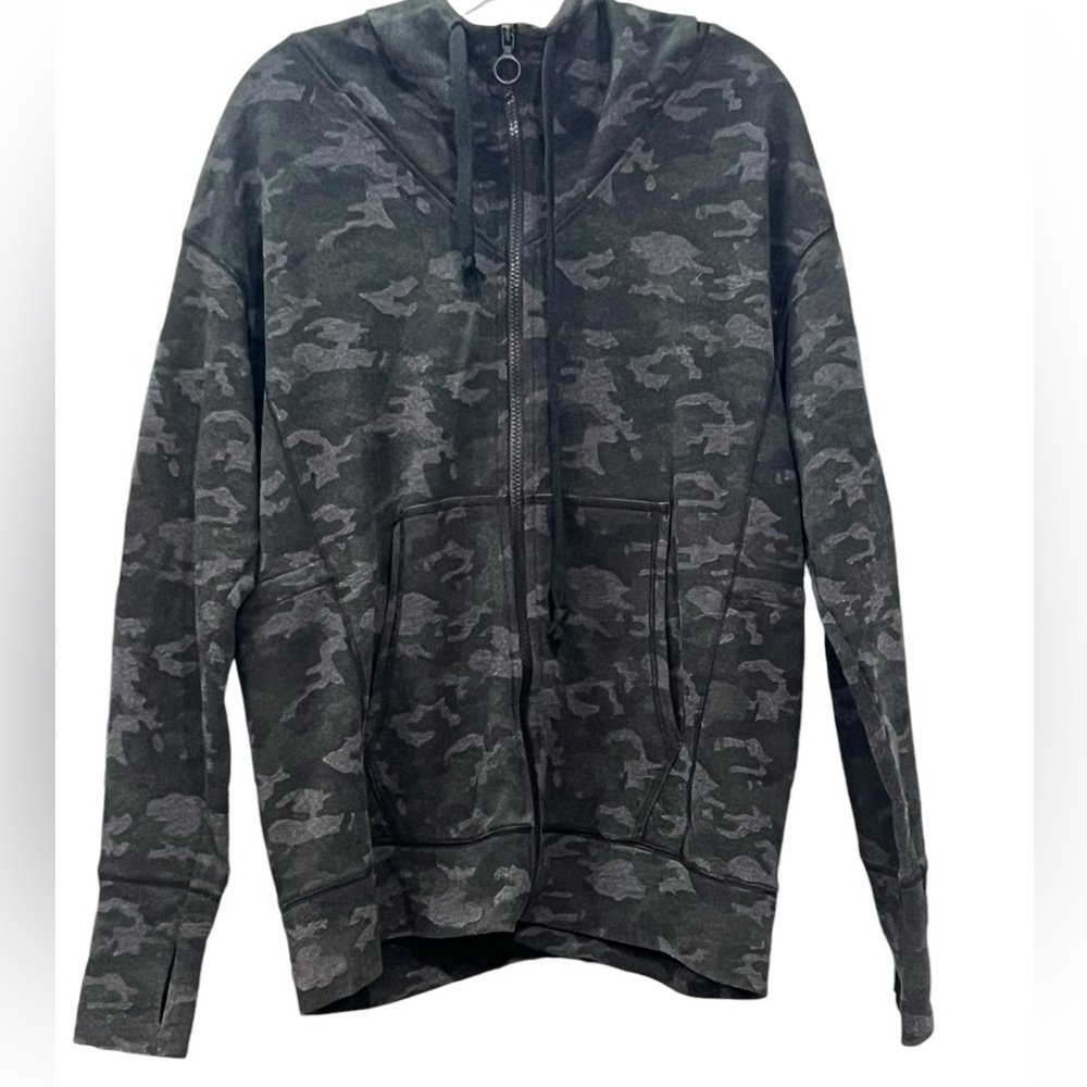 Fabletics Camo Zip-Up Hoodie  Pit to pit 23 inches Length 25 inches BOX22
